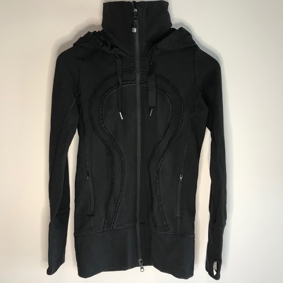 Lululemon Stride Jacket with Ruffle Trim in Black - Picture 3 of 6